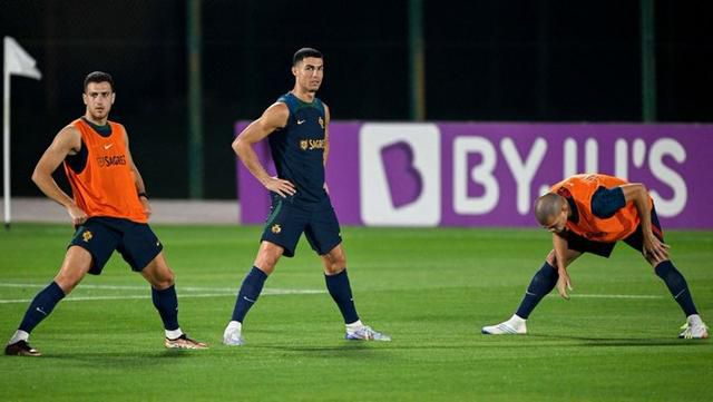 这种中西合流的文化现象，自有深入分析与了解的价值;而这分析与了解，对某些人而言，譬如对深深自觉身为女人并且意识到文化压迫女人的笔者而言，则成了一种迫切的需要。